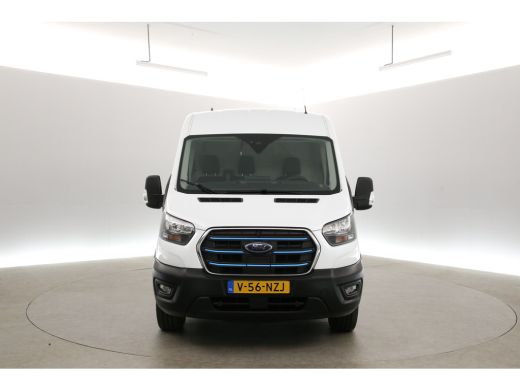 Ford E-Transit 350 L2H2 68 kWh | Snelladen | SOH 97% | Clima | Camera | Cruise | Carplay | Navi | Parkeersens. ActivLease financial lease