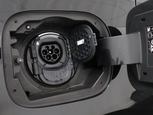 Mercedes-Benz B-Klasse 250e Urban | Leder | Stoelverwarming | Sfeerverlichting | Camera | Park Assist | Navigatie | Full... ActivLease financial lease