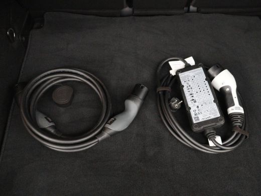 Mercedes-Benz B-Klasse 250e Urban | Leder | Stoelverwarming | Sfeerverlichting | Camera | Park Assist | Navigatie | Full... ActivLease financial lease