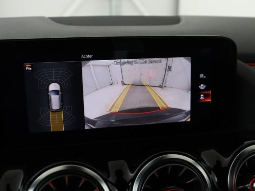 Mercedes-Benz B-Klasse 250e Urban | Leder | Stoelverwarming | Sfeerverlichting | Camera | Park Assist | Navigatie | Full... ActivLease financial lease