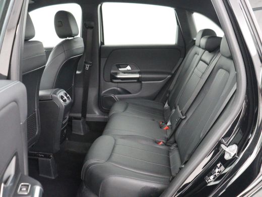 Mercedes-Benz B-Klasse 250e Urban | Leder | Stoelverwarming | Sfeerverlichting | Camera | Park Assist | Navigatie | Full... ActivLease financial lease