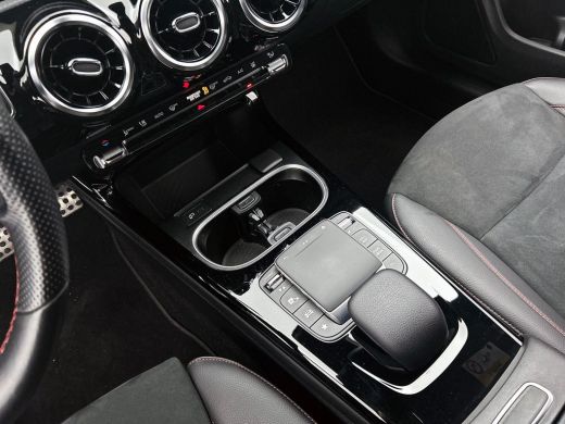 Mercedes-Benz CLA Shooting Brake 250 e AMG Line WIDE-SCREEN | CAMERA | STOELVERWARMING ActivLease financial lease