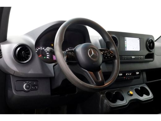 Mercedes-Benz Sprinter 317 CDI 170pk 9G Automaat Open Laadbak D.C. Trekhaak 3500kg 03-2021 ActivLease financial lease