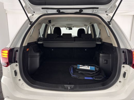 Mitsubishi Outlander 2.4 PHEV Pure (Plug-In) (INCL-BTW)  Aut *FULL-LED | KEYLESS | CAMERA | HEATED-COMFORTSEATS | ECC ... ActivLease financial lease