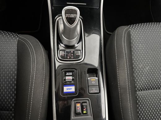 Mitsubishi Outlander 2.4 PHEV Pure (Plug-In) (INCL-BTW)  Aut *FULL-LED | KEYLESS | CAMERA | HEATED-COMFORTSEATS | ECC ... ActivLease financial lease