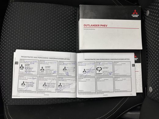 Mitsubishi Outlander 2.4 PHEV Pure (Plug-In) (INCL-BTW)  Aut *FULL-LED | KEYLESS | CAMERA | HEATED-COMFORTSEATS | ECC ... ActivLease financial lease