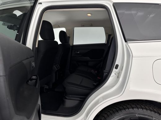 Mitsubishi Outlander 2.4 PHEV Pure (Plug-In) (INCL-BTW)  Aut *FULL-LED | KEYLESS | CAMERA | HEATED-COMFORTSEATS | ECC ... ActivLease financial lease