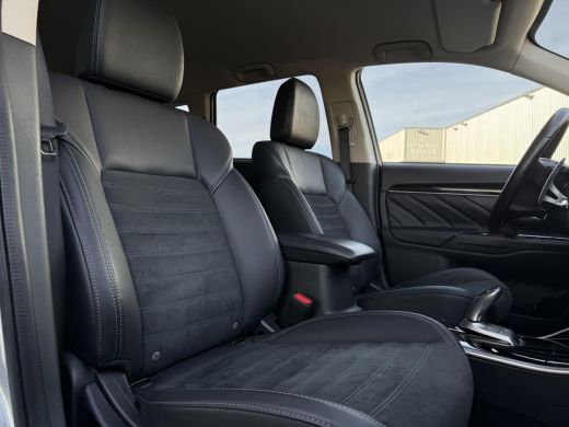 Mitsubishi Outlander Aut. 2.4 PHEV Intense | Apple Carplay | Camera | Stoel Verwarming | ActivLease financial lease