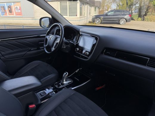 Mitsubishi Outlander Aut. 2.4 PHEV Intense | Apple Carplay | Camera | Stoel Verwarming | ActivLease financial lease