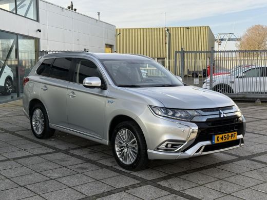 Mitsubishi Outlander Aut. 2.4 PHEV Intense | Apple Carplay | Camera | Stoel Verwarming | ActivLease financial lease