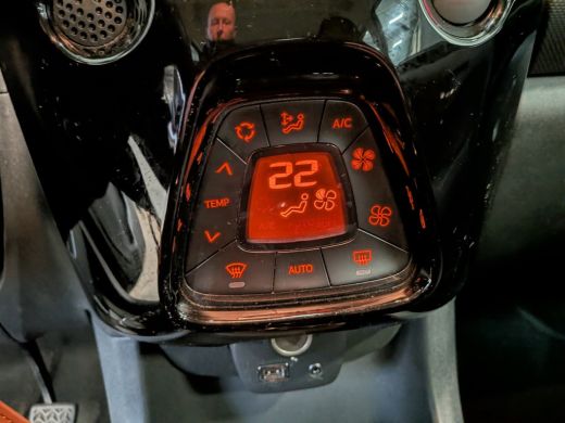 Peugeot 108 1.0 e-VTi Allure Airco | AppleCarplay/ Android Auto | Camera | DAB | LMV 15" | Leuke Auto! | ActivLease financial lease