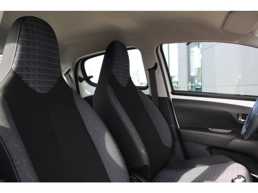 Peugeot 108 1.0 e-VTi Allure | Navi by app | Climate control | Camera | Apple carplay | Mistlampen | 38.000km | ActivLease financial lease