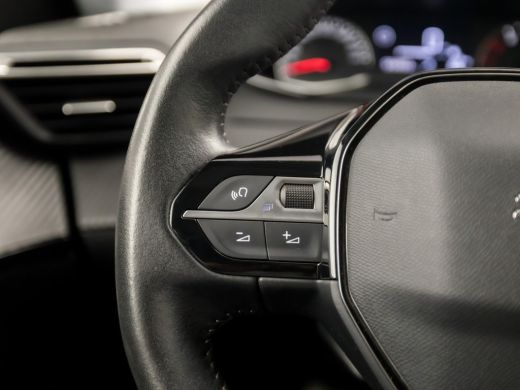 Peugeot 2008 1.2 PureTech Sport (APPLE CARPLAY, GROOT NAVI, CRUISE, PARKEERSENSOREN, SPORTSTOELEN, LANE ASSIST... ActivLease financial lease