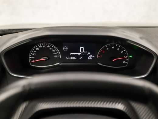 Peugeot 2008 1.2 PureTech Sport (APPLE CARPLAY, GROOT NAVI, CRUISE, PARKEERSENSOREN, SPORTSTOELEN, LANE ASSIST... ActivLease financial lease