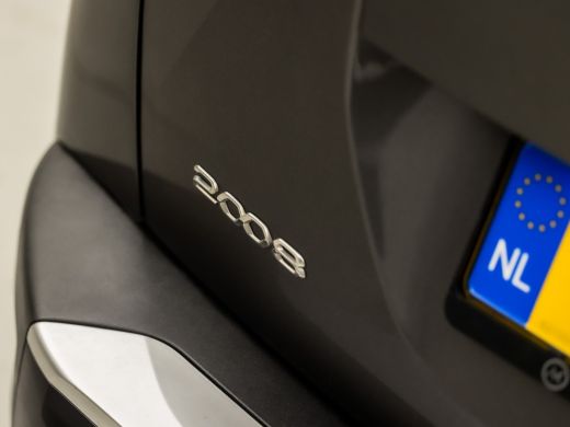 Peugeot 2008 1.2 PureTech Sport (APPLE CARPLAY, GROOT NAVI, CRUISE, PARKEERSENSOREN, SPORTSTOELEN, LANE ASSIST... ActivLease financial lease