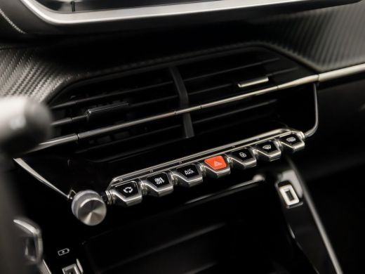 Peugeot 2008 1.2 PureTech Sport (APPLE CARPLAY, GROOT NAVI, CRUISE, PARKEERSENSOREN, SPORTSTOELEN, LANE ASSIST... ActivLease financial lease