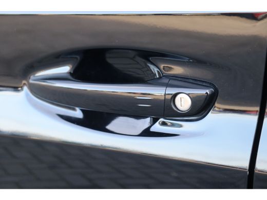 Peugeot 208 1.2 HYBRID 100PK GT PACK AUTOMAAT / NAVI / LEDER / CLIMA / PDC / 17" LMV / CAMERA / KEYLESS / ADA... ActivLease financial lease