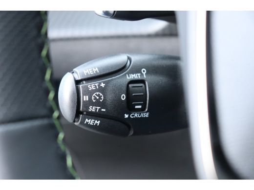 Peugeot 208 1.2 HYBRID 100PK GT PACK AUTOMAAT / NAVI / LEDER / CLIMA / PDC / 17" LMV / CAMERA / KEYLESS / ADA... ActivLease financial lease