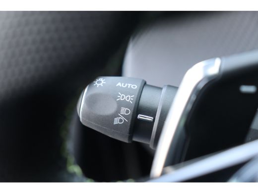 Peugeot 208 1.2 HYBRID 100PK GT PACK AUTOMAAT / NAVI / LEDER / CLIMA / PDC / 17" LMV / CAMERA / KEYLESS / ADA... ActivLease financial lease