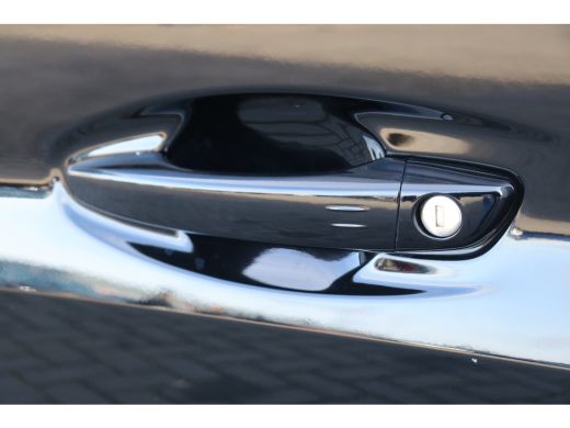 Peugeot 208 1.2 HYBRID 100PK GT PACK AUTOMAAT / NAVI / LEDER / CLIMA / PDC / 17" LMV / CAMERA / KEYLESS / ADA... ActivLease financial lease