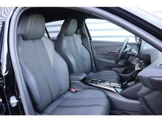 Peugeot 208 1.2 HYBRID 100PK GT PACK AUTOMAAT / NAVI / LEDER / CLIMA / PDC / 17" LMV / CAMERA / KEYLESS / ADA... ActivLease financial lease