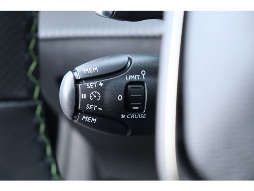 Peugeot 208 1.2 HYBRID 100PK GT PACK AUTOMAAT / NAVI / LEDER / CLIMA / PDC / 17" LMV / CAMERA / KEYLESS / ADA... ActivLease financial lease
