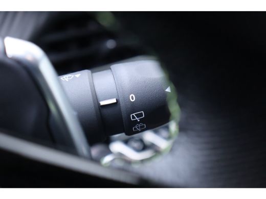 Peugeot 208 1.2 HYBRID 100PK GT PACK AUTOMAAT / NAVI / LEDER / CLIMA / PDC / 17" LMV / CAMERA / KEYLESS / ADA... ActivLease financial lease