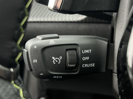 Peugeot 208 1.2 Hybrid 145 e-DCS6 GT | ACC | Vision Pack | Navi | Carplay | LED ActivLease financial lease