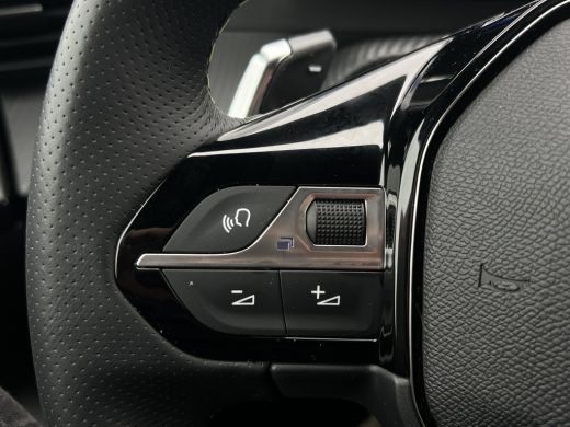 Peugeot 208 1.2 Hybrid 145 e-DCS6 GT | ACC | Vision Pack | Navi | Carplay | LED ActivLease financial lease