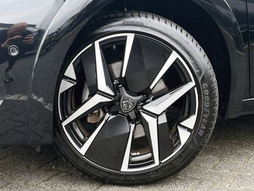 Peugeot 208 1.2 Hybrid 145 e-DCS6 GT | ACC | Vision Pack | Navi | Carplay | LED ActivLease financial lease