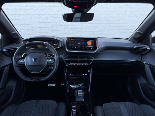 Peugeot 208 1.2 Hybrid 145 e-DCS6 GT | Pano | CarPlay | Camera | LED | 17 inch ActivLease financial lease