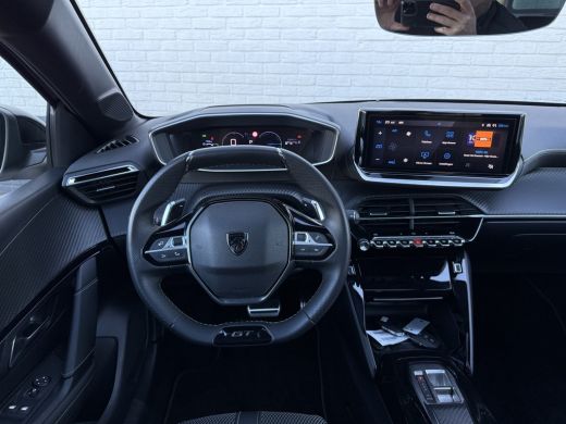 Peugeot 208 1.2 Hybrid 145 e-DCS6 GT | Pano | CarPlay | Camera | LED | 17 inch ActivLease financial lease