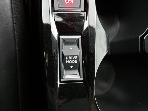 Peugeot 208 1.2 PureTech 100 Allure CARPLAY & NAVI | CAMERAS | AD-CRUISE ActivLease financial lease