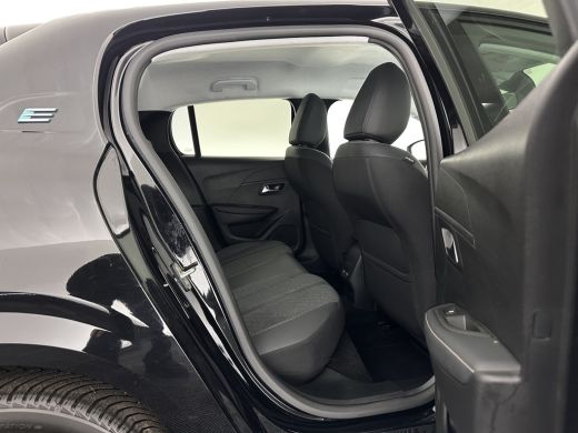 Peugeot e-208 EV Style 50 kWh [3-Fase-11kW] {SOH-96%} (INCL-BTW) Aut. *LEATHER-FABRIC | FULL-LED | HEATED-SPORT... ActivLease financial lease
