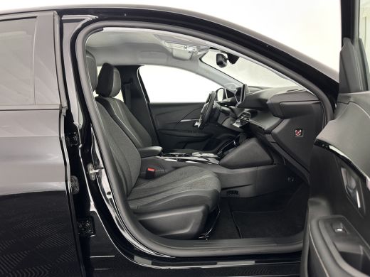 Peugeot e-208 EV Style 50 kWh [3-Fase-11kW] {SOH-96%} (INCL-BTW) Aut. *LEATHER-FABRIC | FULL-LED | HEATED-SPORT... ActivLease financial lease