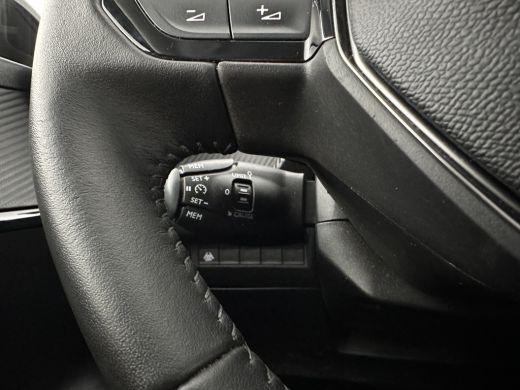 Peugeot e-208 EV Style 50 kWh [3-Fase-11kW] {SOH-96%} (INCL-BTW) Aut. *LEATHER-FABRIC | FULL-LED | HEATED-SPORT... ActivLease financial lease