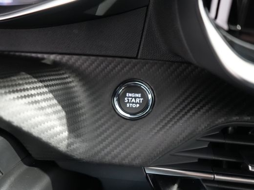 Peugeot e-208 GT | 8 jaar fabrieksgarantie of 160.000 kilometer op het accupakket | Adaptieve cruise control me... ActivLease financial lease
