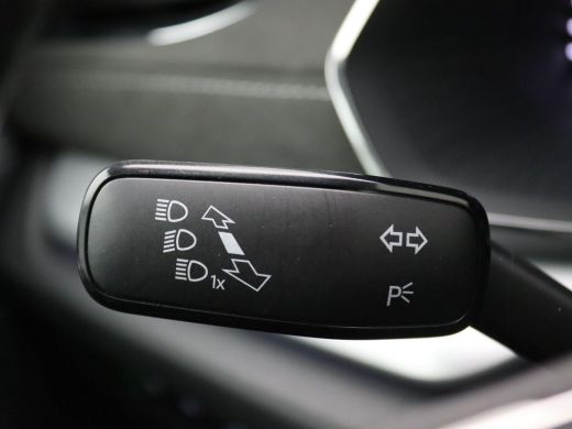 Skoda Octavia Combi 1.5 TSI First Edition 150PK DSG Pano-Schuifdak, Trekhaak, Head-Up Display, 18" LM Velgen, S... ActivLease financial lease