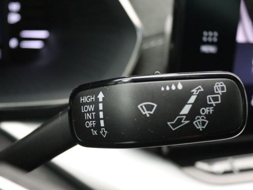 Skoda Octavia Combi 1.5 TSI First Edition 150PK DSG Pano-Schuifdak, Trekhaak, Head-Up Display, 18" LM Velgen, S... ActivLease financial lease