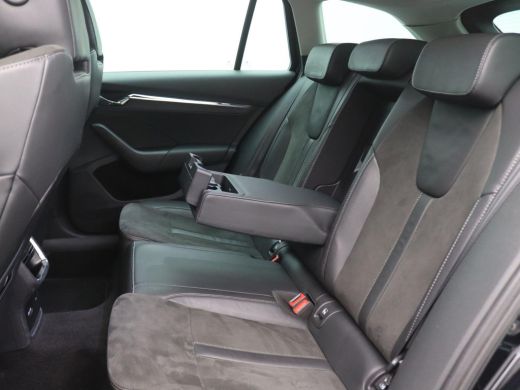 Skoda Octavia Combi 1.5 TSI First Edition 150PK DSG Pano-Schuifdak, Trekhaak, Head-Up Display, 18" LM Velgen, S... ActivLease financial lease