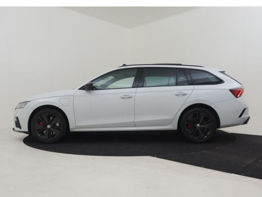 Skoda Octavia Combi RS iV 245pk | Panorama dak | Head up display | Canton audio | Leder/stof bekleding | Dodeho... ActivLease financial lease