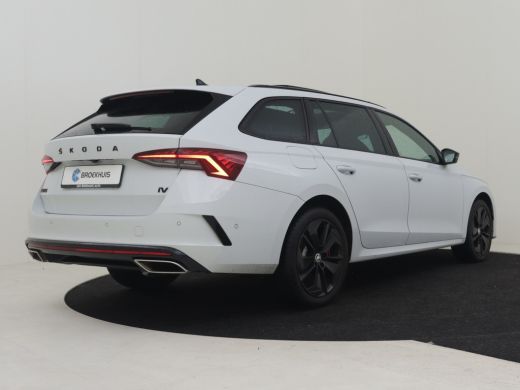 Skoda Octavia Combi RS iV 245pk | Panorama dak | Head up display | Canton audio | Leder/stof bekleding | Dodeho... ActivLease financial lease