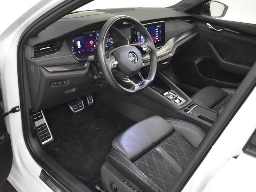 Skoda Octavia Combi RS iV 245pk | Panorama dak | Head up display | Canton audio | Leder/stof bekleding | Dodeho... ActivLease financial lease
