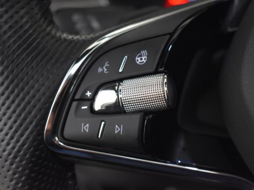 Skoda Octavia Combi RS iV 245pk | Panorama dak | Head up display | Canton audio | Leder/stof bekleding | Dodeho... ActivLease financial lease