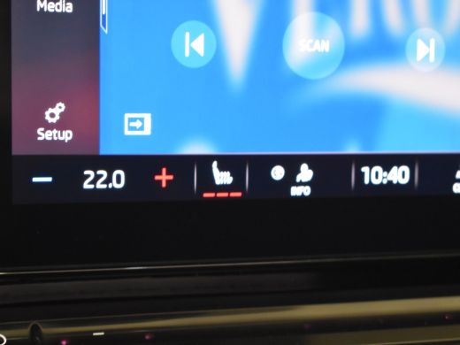 Skoda Octavia Combi RS iV 245pk | Panorama dak | Head up display | Canton audio | Leder/stof bekleding | Dodeho... ActivLease financial lease