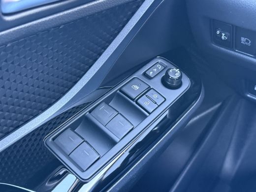 Toyota C-HR 1.8 Hybrid Team D | CarPlay | ACC | Camera | Keyless | 18 inch ActivLease financial lease