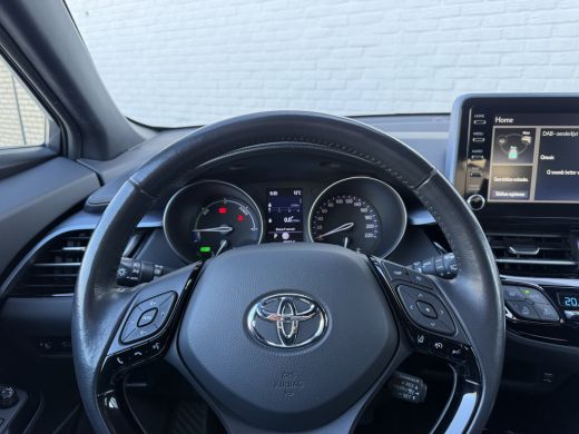 Toyota C-HR 1.8 Hybrid Team D | CarPlay | ACC | Camera | Keyless | 18 inch ActivLease financial lease