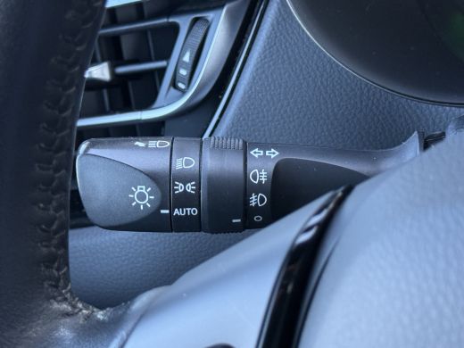 Toyota C-HR 1.8 Hybrid Team D | CarPlay | ACC | Camera | Keyless | 18 inch ActivLease financial lease