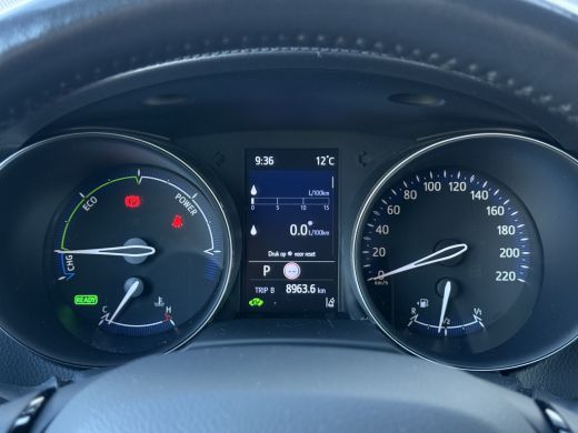 Toyota C-HR 1.8 Hybrid Team D | CarPlay | ACC | Camera | Keyless | 18 inch ActivLease financial lease