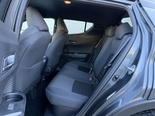 Toyota C-HR 1.8 Hybrid Team D | CarPlay | ACC | Camera | Keyless | 18 inch ActivLease financial lease